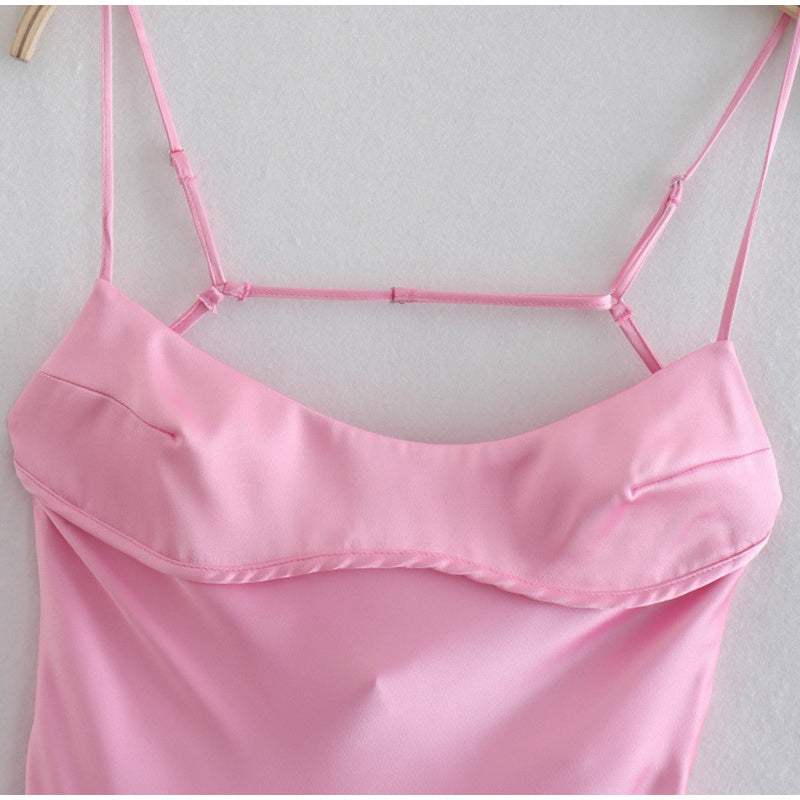 roze vrouwen camis satijnen lange jurk met fijne details en verstelbare bandjes