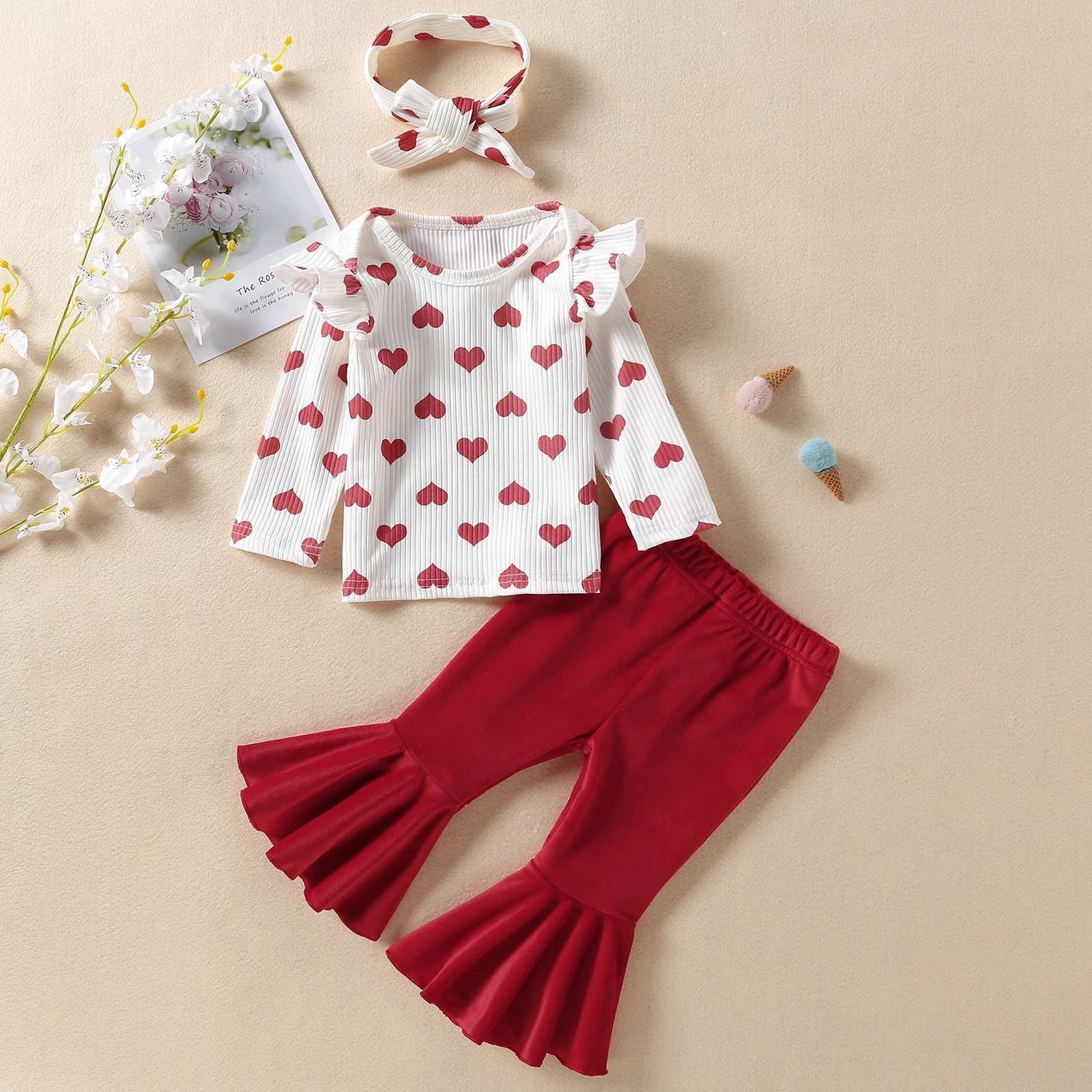 Baby Valentijnsdag-shirts set met rood hartjes shirt en wijde rode broek met volant