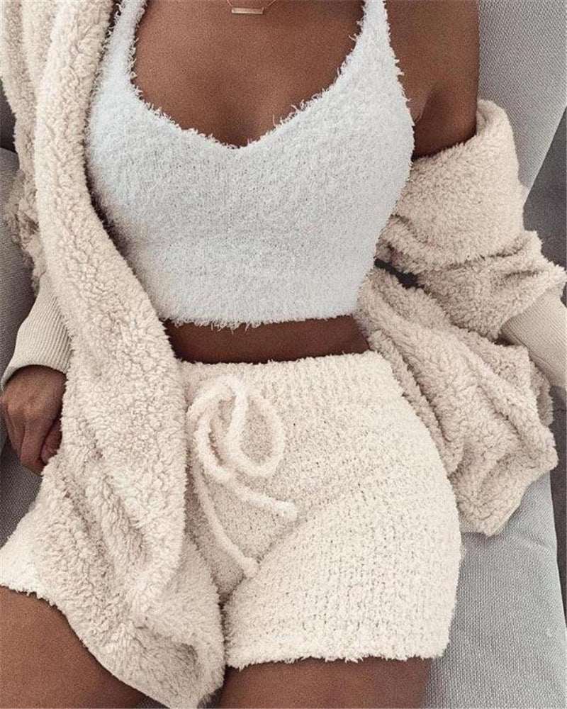 damespyjamaset met lange mouwen zachte witte korte broek en top met vest van comfortabele stof