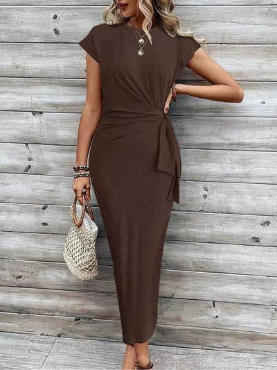 Elegante gestreepte jurk met tailleband, ronde hals, korte mouwen en lang patroon Nexora Store