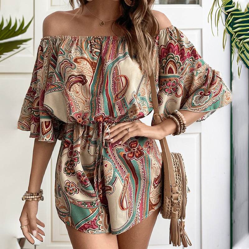 Dames jumpsuit met etnische bedrukte shorts en off-shoulder mouwloze top in abrikoosgeel.