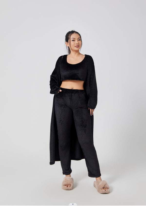 zwarte 3-delige set met crop top, lange broek en lange cardigan van zachte stof