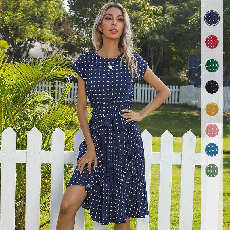 Zomer dames polka dot korte mouw jurk in blauw met witte stippen, geplooide midi A-lijn rok en elastische taille, casual en elegant model